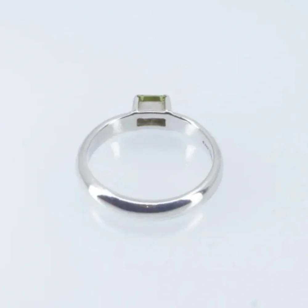 Tiffany & Co. Peridot Sterling Silver Stackable Ring | Vintage 2004 | Size 5.5